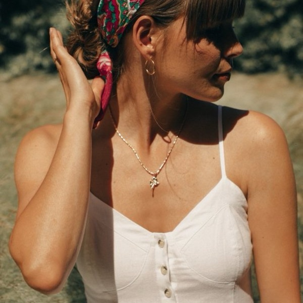 Vanessa Mooney Little Rose Necklace Gold - Picture 3 of 10